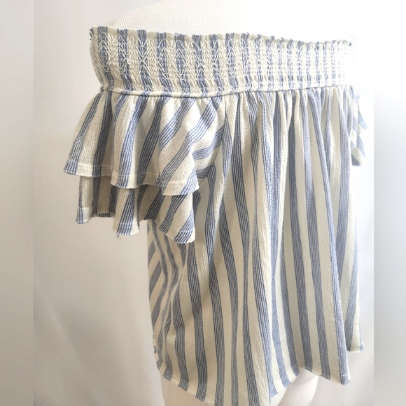 Blue Romantic Top - Picture 6 of 6